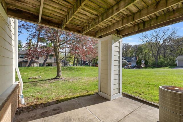 35052 Meadow Lane, Farmington Hills, MI 48335