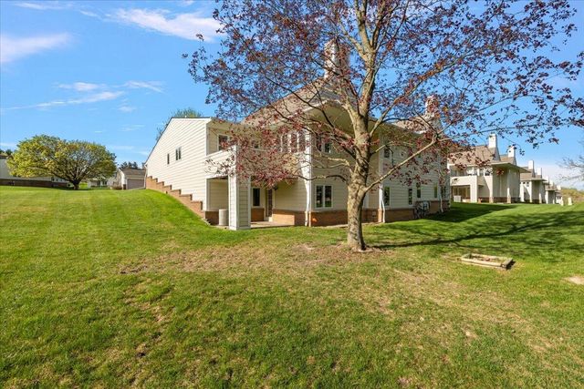 35052 Meadow Lane, Farmington Hills, MI 48335
