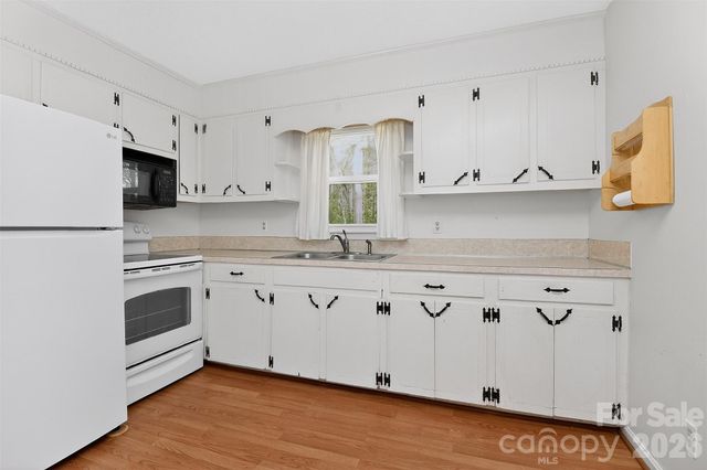 107 Gaddis Drive, Mount Holly, NC 28120