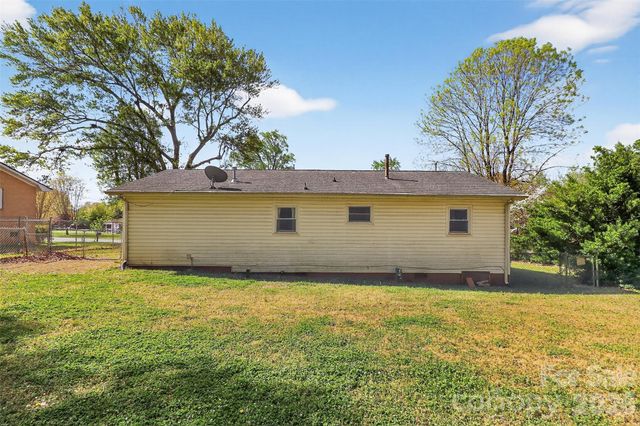 107 Gaddis Drive, Mount Holly, NC 28120