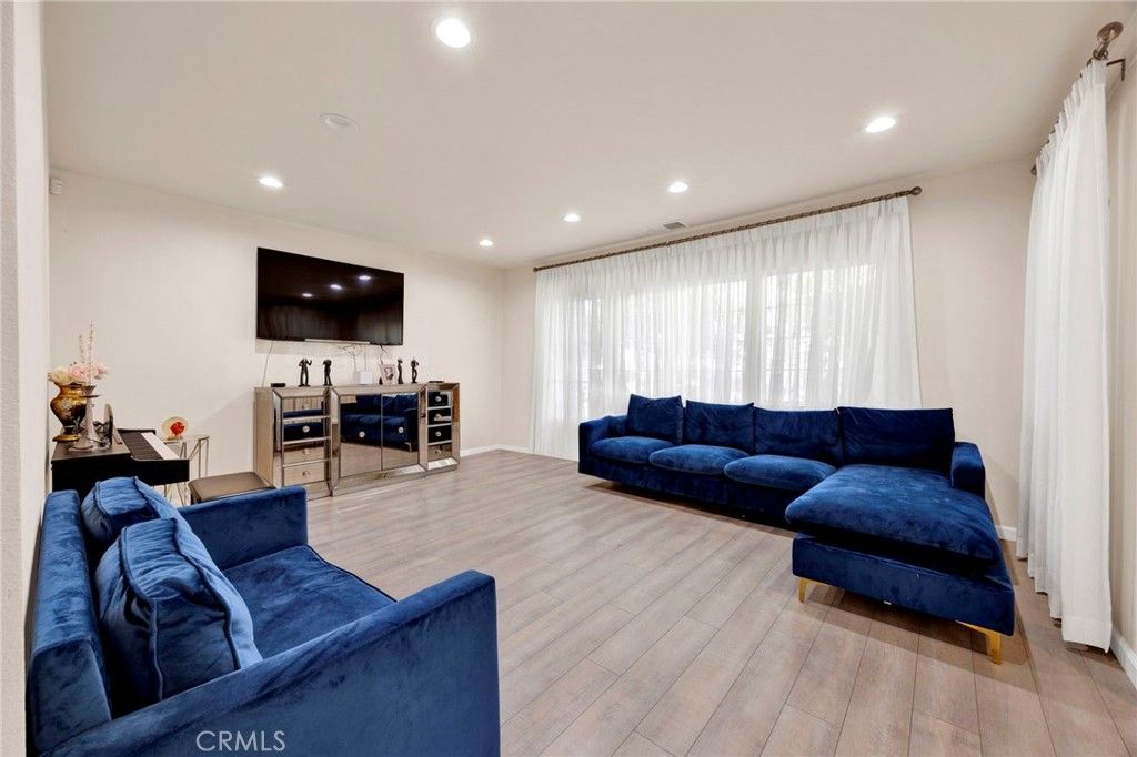 249 Zerr Court, Glendale, CA 91206