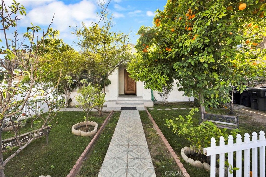 Image 15 of property listing at 249 Zerr Court, Glendale, CA 91206