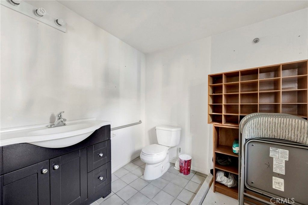Image 27 of property listing at 249 Zerr Court, Glendale, CA 91206