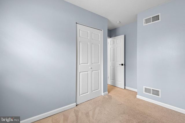 43 JULIE LN, Newark, DE 19711