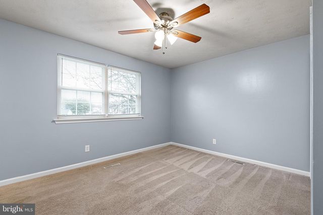 43 JULIE LN, Newark, DE 19711
