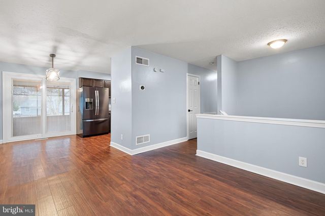43 JULIE LN, Newark, DE 19711