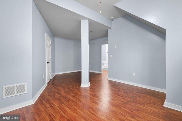 43 JULIE LN, Newark, DE 19711