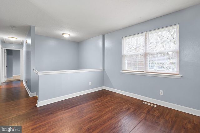 43 JULIE LN, Newark, DE 19711