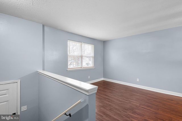 43 JULIE LN, Newark, DE 19711