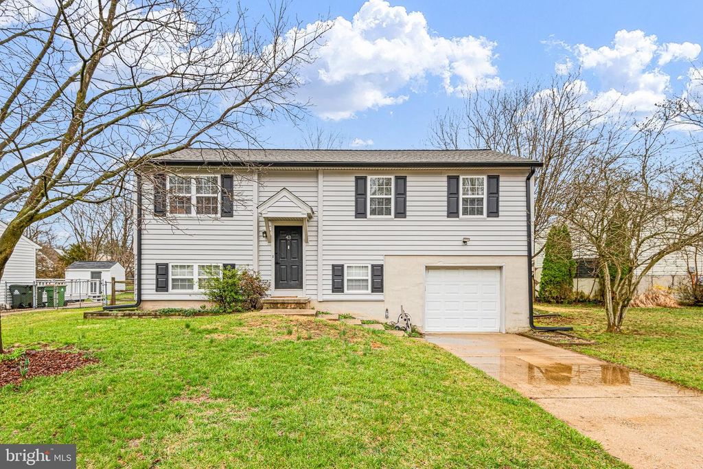 43 JULIE LN, Newark, DE 19711