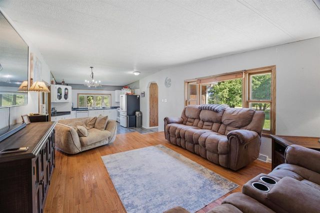 W10531 ROLOFF ROAD, New London, WI 54961