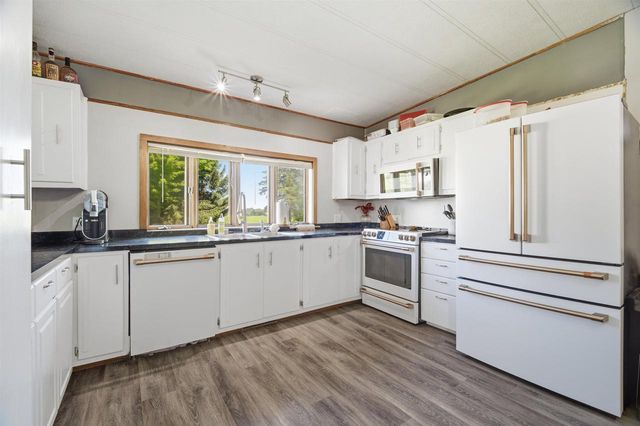 W10531 ROLOFF ROAD, New London, WI 54961