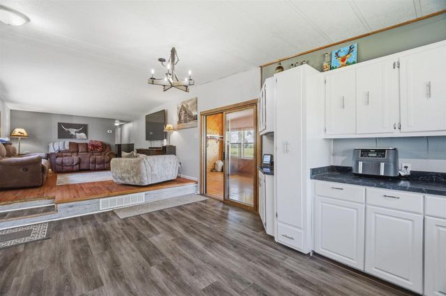 W10531 ROLOFF ROAD, New London, WI 54961