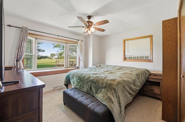 W10531 ROLOFF ROAD, New London, WI 54961