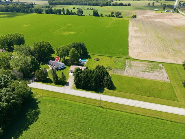 W10531 ROLOFF ROAD, New London, WI 54961