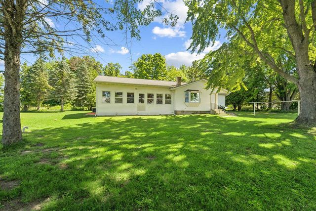 W10531 ROLOFF ROAD, New London, WI 54961