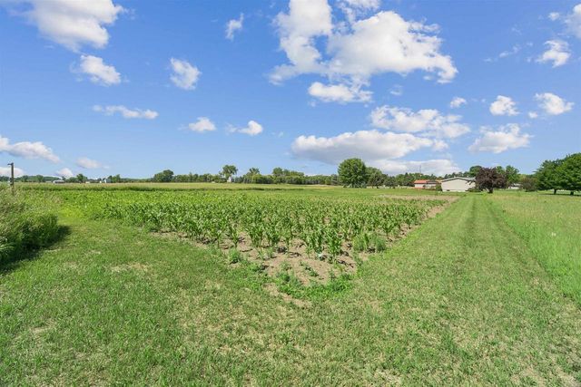 W10531 ROLOFF ROAD, New London, WI 54961