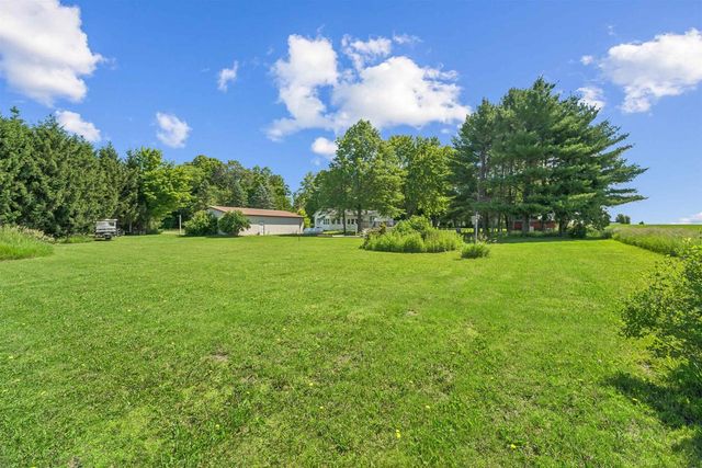 W10531 ROLOFF ROAD, New London, WI 54961