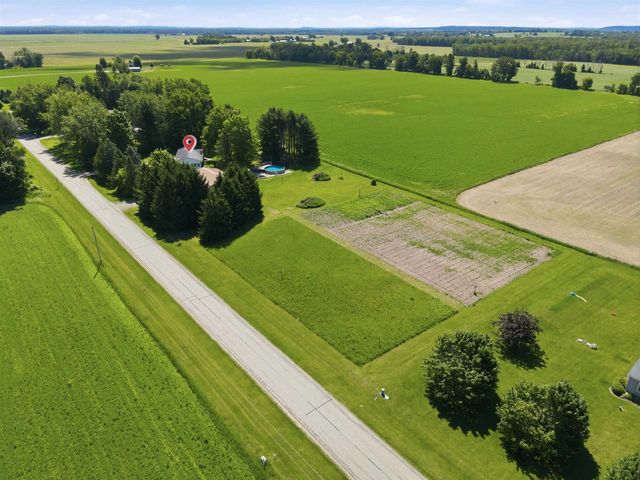 W10531 ROLOFF ROAD, New London, WI 54961