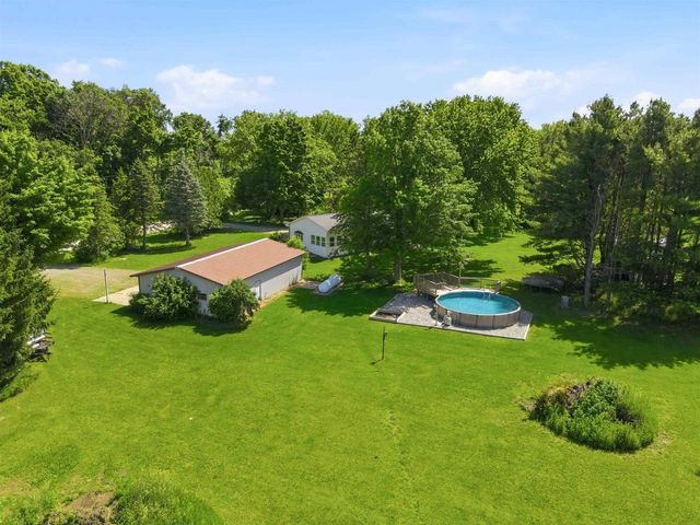 W10531 ROLOFF ROAD, New London, WI 54961