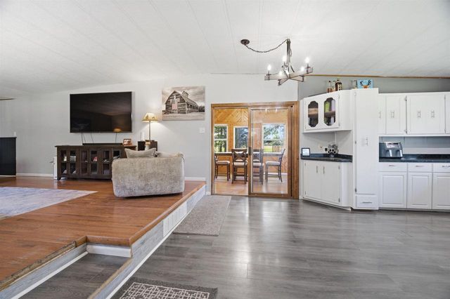 W10531 ROLOFF ROAD, New London, WI 54961