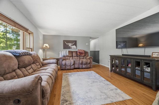 W10531 ROLOFF ROAD, New London, WI 54961