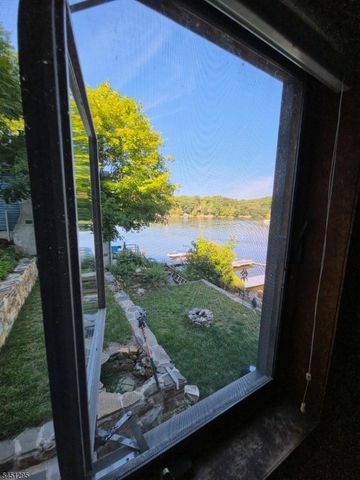 151 Hudson Ave, Hopatcong Boro, NJ 07843