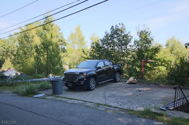 151 Hudson Ave, Hopatcong Boro, NJ 07843