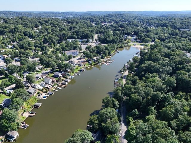 151 Hudson Ave, Hopatcong Boro, NJ 07843