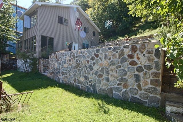 151 Hudson Ave, Hopatcong Boro, NJ 07843