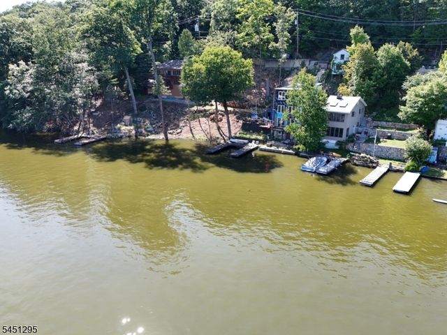 151 Hudson Ave, Hopatcong Boro, NJ 07843