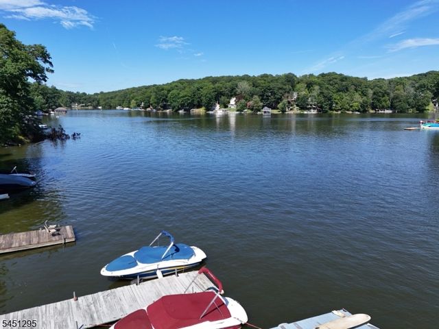 151 Hudson Ave, Hopatcong Boro, NJ 07843
