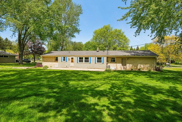 N50W17803 Greenview AVENUE, Menomonee Falls, WI 53051