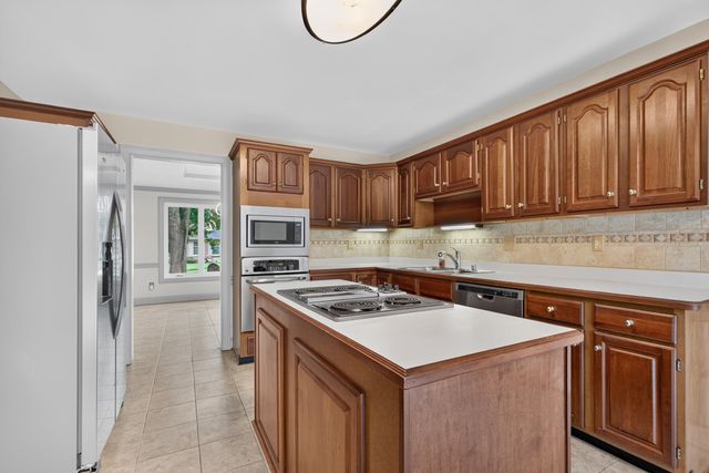 2417 Vale Drive, Lexington, KY 40514