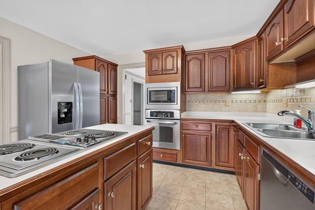 2417 Vale Drive, Lexington, KY 40514