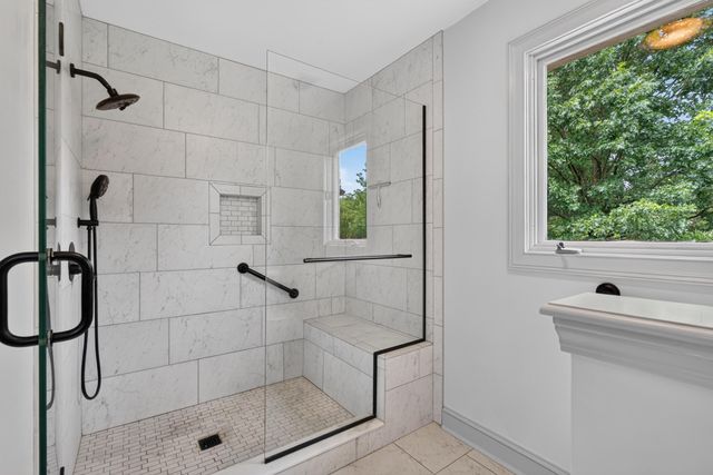 2417 Vale Drive, Lexington, KY 40514