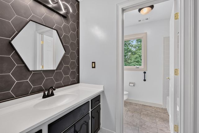 2417 Vale Drive, Lexington, KY 40514