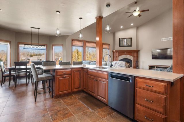 2145 ROBERTA COURT, Green Bay, WI 54313