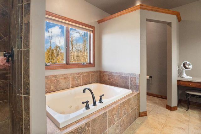 2145 ROBERTA COURT, Green Bay, WI 54313