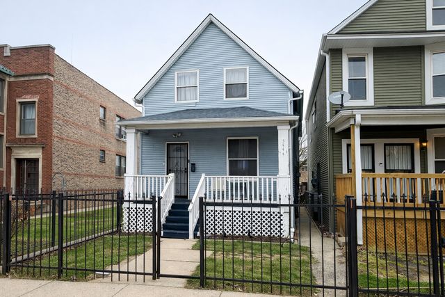 5444 W WALTON Avenue, Chicago, IL 60651
