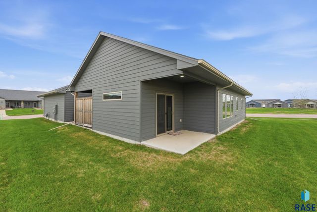 4001 E Brewster St Street, Sioux Falls, SD 57108