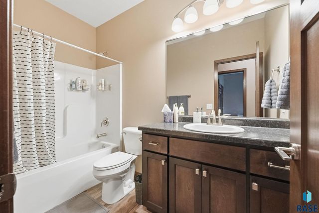 4001 E Brewster St Street, Sioux Falls, SD 57108