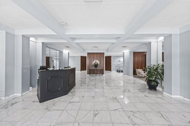 2860 S OCEAN Boulevard 302, Palm Beach, FL 33480