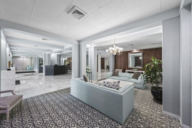 2860 S OCEAN Boulevard 302, Palm Beach, FL 33480