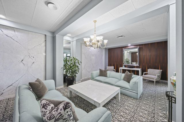 2860 S OCEAN Boulevard 302, Palm Beach, FL 33480