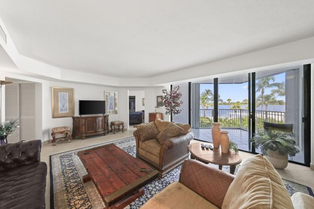 2860 S OCEAN Boulevard 302, Palm Beach, FL 33480