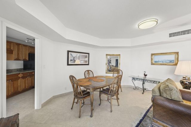 2860 S OCEAN Boulevard 302, Palm Beach, FL 33480