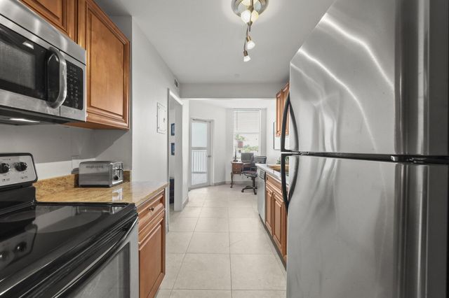 2860 S OCEAN Boulevard 302, Palm Beach, FL 33480
