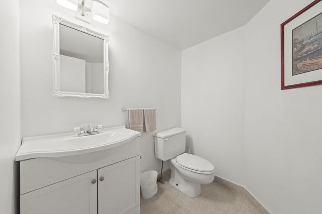 2860 S OCEAN Boulevard 302, Palm Beach, FL 33480