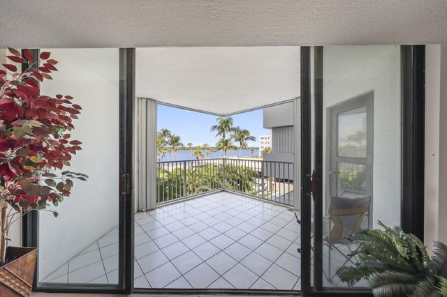 2860 S OCEAN Boulevard 302, Palm Beach, FL 33480